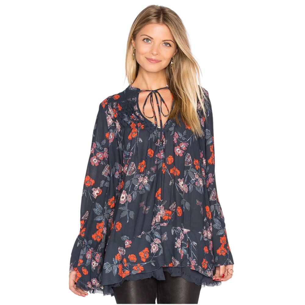 FREE PEOPLE Pebble Crepe So Fine Smocked Tunic Top Navy‎ Floral Bell Sleeve Sz S